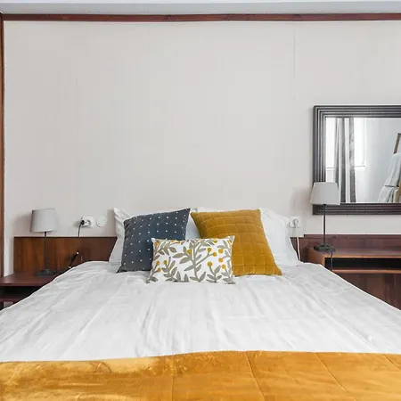 Home2book Bright Palmas Center *